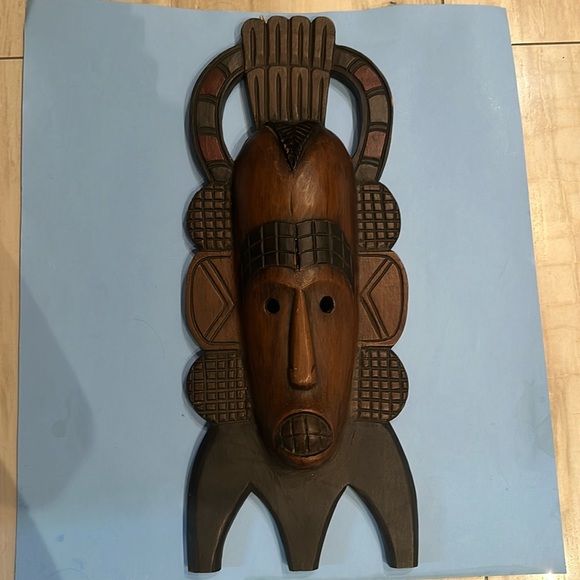 African wood mask - Picture 1 of 8